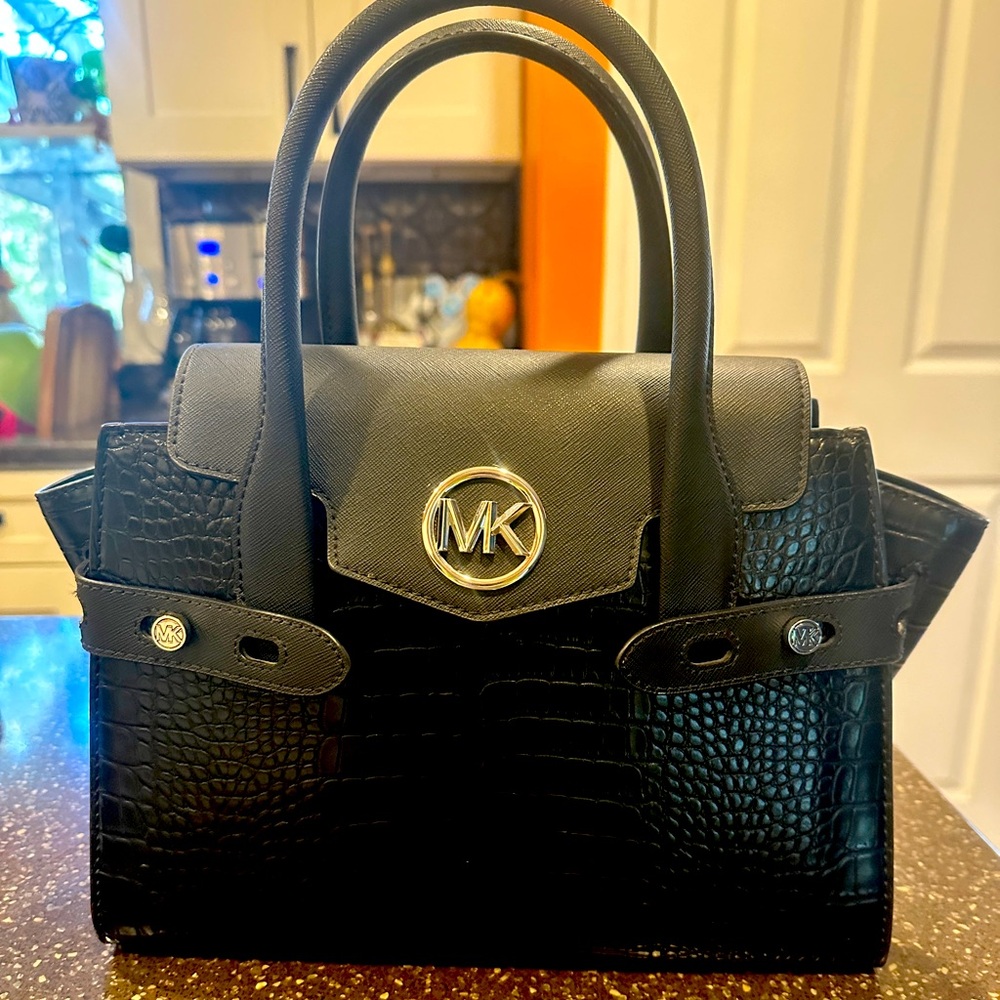 Micheal Kors Satchel
